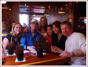 Sarah, Sam, Robin (our Hooters girl), Ching, Ashley and Wade 